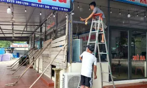 Người dân chằng chống nhà cửa trước bão Yagi