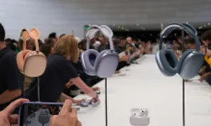 Ảnh thực tế AirPods 4, AirPods Max và AirPods Pro 2