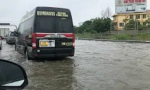 Cao tốc Pháp Vân - Cầu Giẽ ngập nặng, cấm xe dưới 16 chỗ