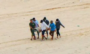 Thợ lặn tìm thấy du khách rơi xuống biển Ninh Thuận