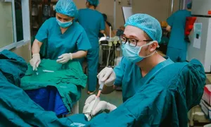 Cánh cửa hẹp giúp nam giới không có tinh trùng tìm con